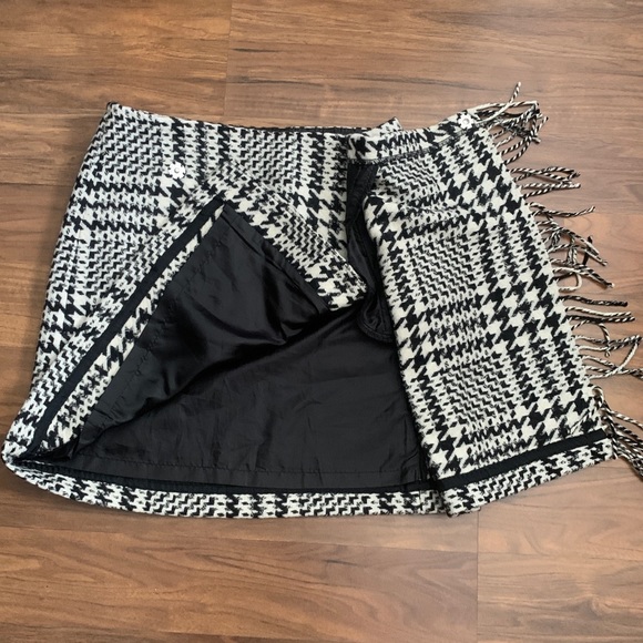 Eddie Bauer black white plaid blanket wrap skirt fringe wool Size 2 - Picture 3 of 7
